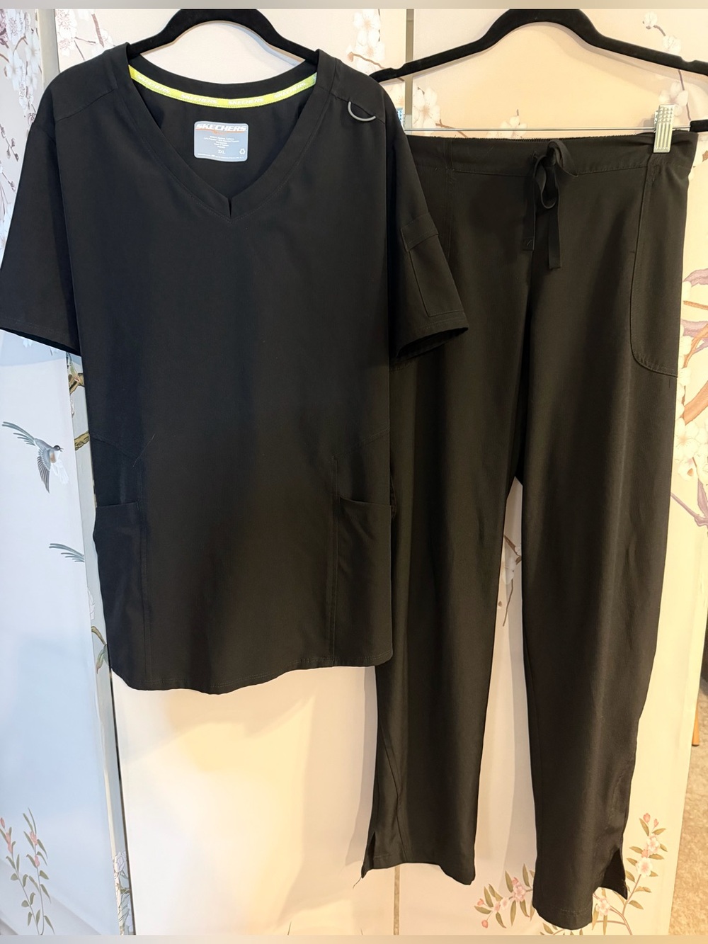 Skechers by Barco Women’s Black V-Neck Scrub Top and Drawstring Pants Set